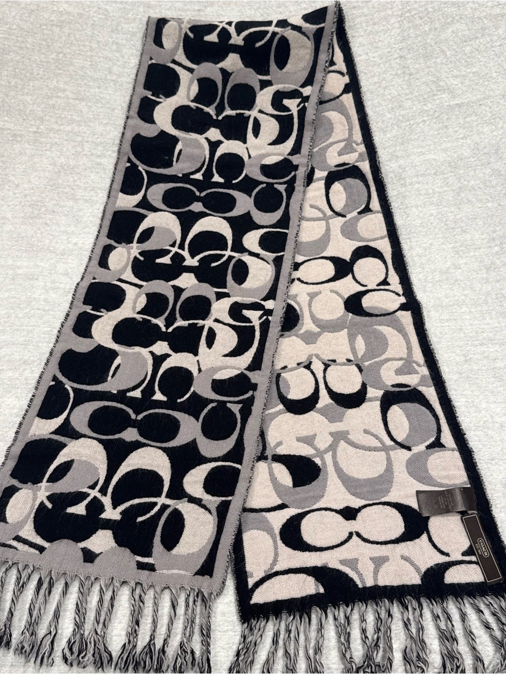 Coach 100% Merino Wool Signature C Scarf Gray Black Reversible Fringe